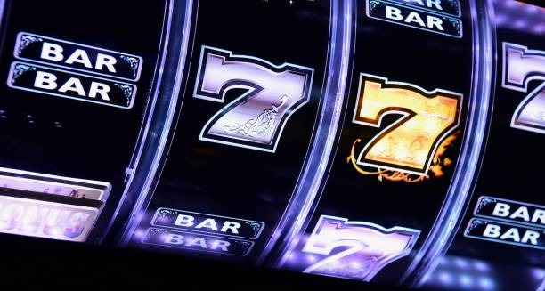 vespatogel mobile app interface showing live football markets and slot games
